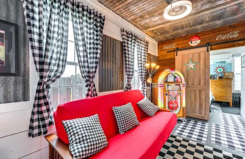 Llano Casa | Fifties Diner-Style Llano Home with Shared Fire Pit