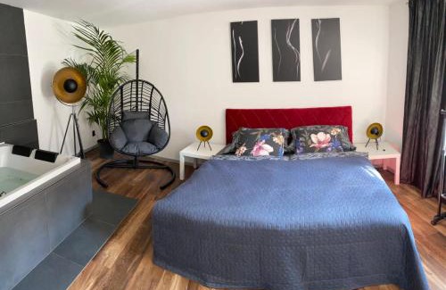 Jihlava Apartamento | FiftyShades Apartmán s vířivkou