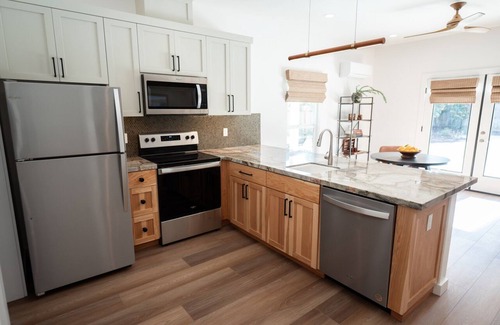 Fig Garden Apartamento | Fig Studio Studio apartment walking distance from Fig Garden Village.