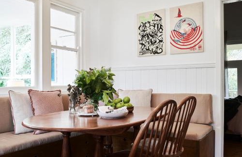 Warburton Casa | Film Makers Cottage