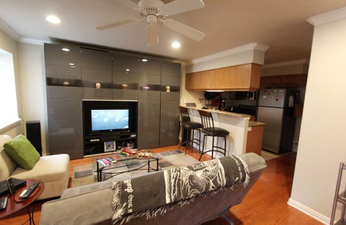 Travis Heights Condominio | Filmmaker High-end Luxury 1/1 Condo