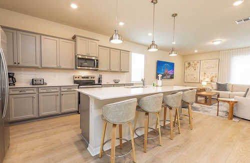 Four Corners Casa | Book August & Save! Windsor Cay 8BR Luxury Pool Home – Near Disney