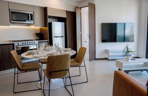 Guadalajara Apartamento | Financial District! Modern Getaway