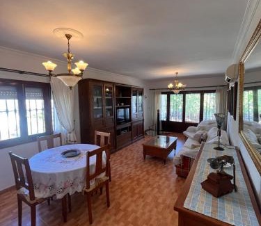 Sanlucar la Mayor Casa | Finca Azafrán - Chalet con piscina privada