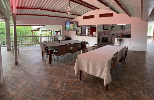 Acacias Casa | FINCA EL PROVENIR, piscina, jacuzzy, baloncesto, ping pong, tejo