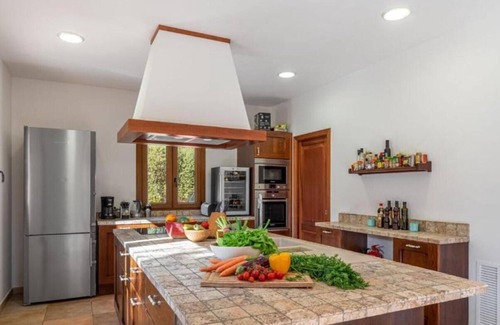Felanitx Villa | Finca es Foners: Lujoso Refugio en la Montaña con Vistas Panorámicas y Jacuzzis Privados en Felanitx