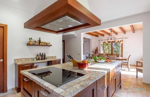Felanitx Villa | Finca es Foners: Lujoso Refugio en la Montaña con Vistas Panorámicas y Jacuzzis Privados en Felanitx