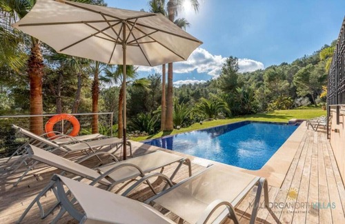 Felanitx Villa | Finca es Foners: Lujoso Refugio en la Montaña con Vistas Panorámicas y Jacuzzis Privados en Felanitx