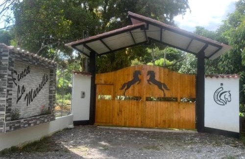 Acacias Chalet De Esquí | Finca La MARSELLA