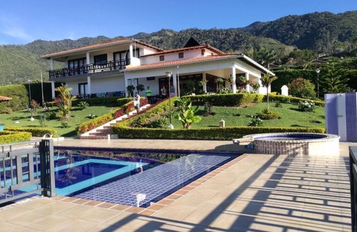 Calima Casa | Finca Lago Calima con Excelente vista