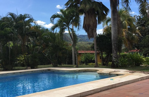 La Mesa Casa | Finca Manatí Chambú en San Joaquín- La mesa.