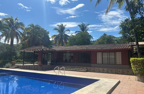 La Mesa Casa | Finca Manatí Chambú en San Joaquín- La mesa.