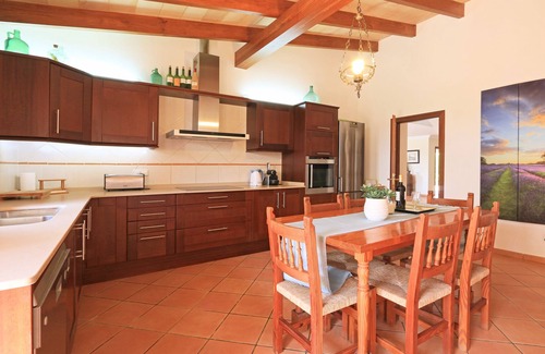 Inca Chalet De Esquí | Finca Marti Ferrer: piscina privada, jardín, barbacoa, WiFi, aire acondicionado