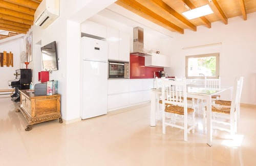 Maria de la Salut Villa | Finca 'Son Perot' con piscina interior y exterior, balcones, terrazas y Wi-Fi