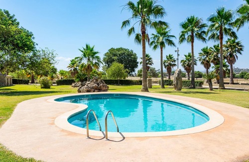 Maria de la Salut Villa | Finca 'Son Perot' con piscina interior y exterior, balcones, terrazas y Wi-Fi