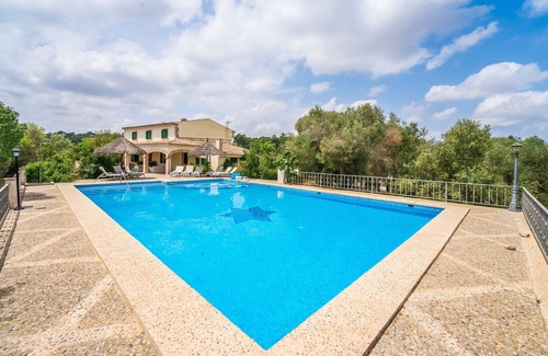 Petra Villa | Finca Son Perxa en Mallorca con piscina y barbacoa
