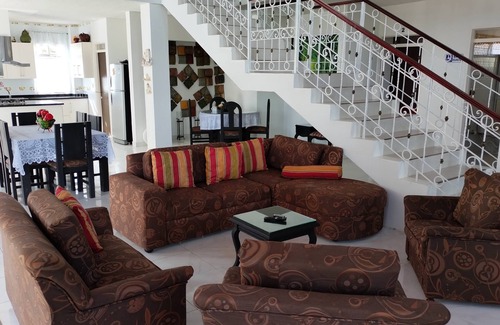 Pueblo Tapao Chalet De Esquí | Finca Turística Quindío cerca al Parque del café, ideal para familias