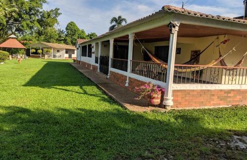 Villavicencio Cabina | Finca Turística Villa Natasha - Casa Campestre y Cabañas Villavicencio
