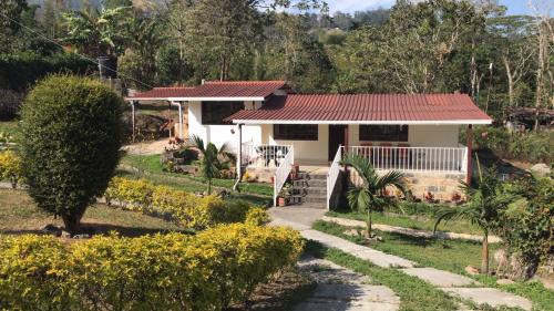 Sasaima Cabina | Finca Villa Elenita
