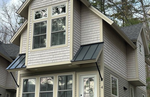 Laconia Casa | Find peace and get centered at Midpoint on Paugus Bay, Lake Winnipesaukee, NH.