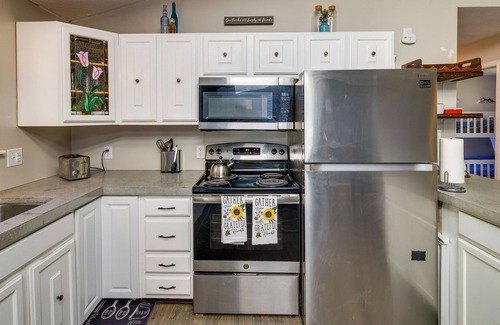 Tobyhanna Casa | 3 BR 2 BA Modern home w/private hot tub, fire pit and lake view. Dogs ok!