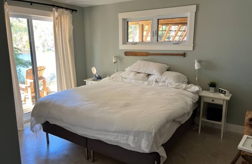 Frontenac Cabina | Find Serenity on this 180 acre property with private lake
