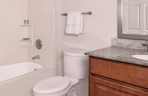 Brush - Stewarts Complejo | 𝐅𝐢𝐧𝐝𝐢𝐧𝐠 𝐌𝐞𝐢𝐥𝐢-Beachfront Fun @Ocean Walk Resort+Amenities. 2BR Suite