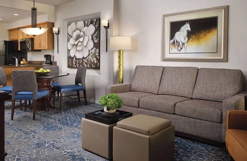 North Scottsdale Complejo | 𝐅𝐢𝐧𝐝𝐢𝐧𝐠 𝐌𝐞𝐢𝐥𝐢 Desert Oasis Resort Amenities Included! 2BR