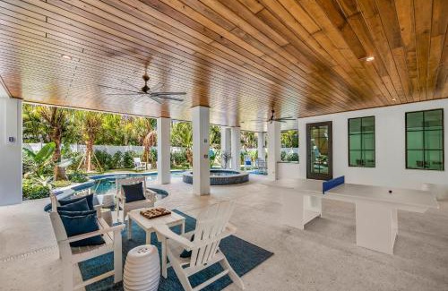 Anna Maria Casa | Fine and Sandy