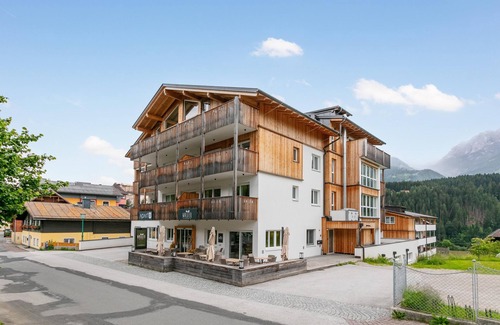 Haus im Ennstal Apartamento | Fine apartment with a private sauna and balcony