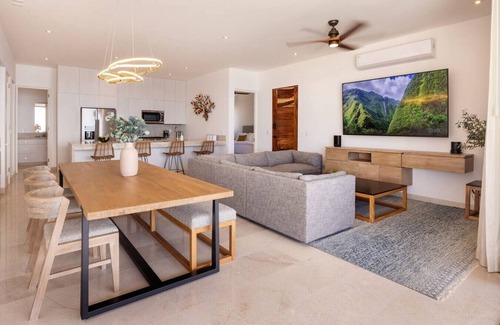 Cerritos Apartamento | Fine Seafront Penthouse Steps From Cerritos Beach