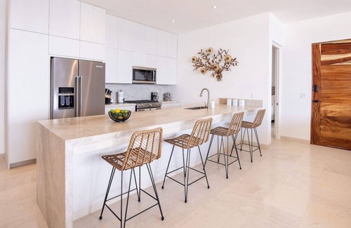 Cerritos Apartamento | Fine Seafront Penthouse Steps From Cerritos Beach