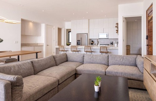 Cerritos Apartamento | Fine Seafront Penthouse Steps From Cerritos Beach
