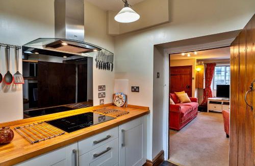 Stogursey Casa | Finest Retreats - Clematis Cottage