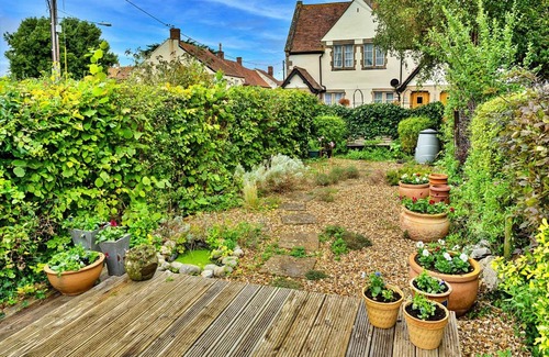 Stogursey Casa | Finest Retreats - Clematis Cottage