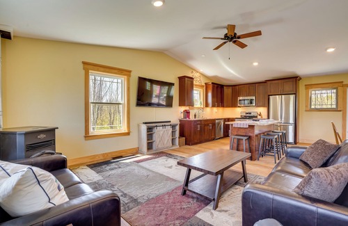 Phoenix Cabaña | Finger Lakes Getaway w/ Deck: On-site ATV Trails!