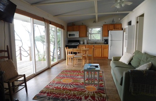 Cayuga Cabaña | Finger Lakes - Sunset Cottage en el lago Cayuga!