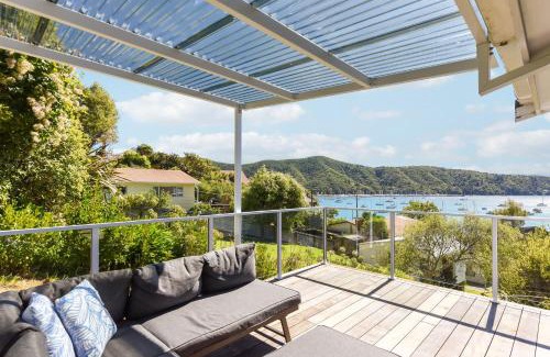 Waikawa Bay Casa | Finlay Waterfront - Waikawa Holiday Home