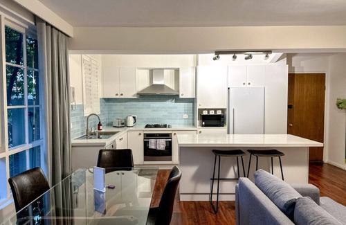 Malvern Apartamento | Chic Malvern Hideaway - Perfect for Study & Fun!