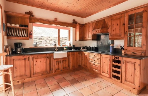 Castlegregory Cabaña | FINN HOUSE, pet friendly in Castlegregory, County Kerry