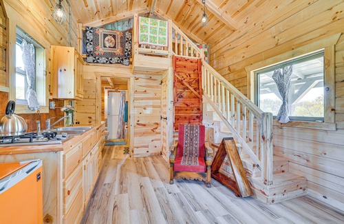 Winona County Cabina | 'Fins & Flowers' Lewiston Cabin w/ Trout Fishing!