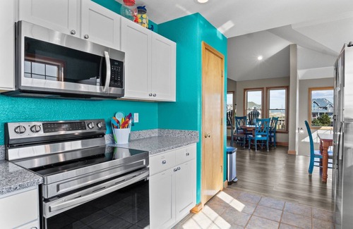 Rodanthe Casa | Fintastic Waves | Semi-Oceanfront | Waves | Sleeps