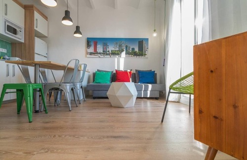 El Port Apartamento | FIRA POP 3 Modern Balcony by MyRentalHost