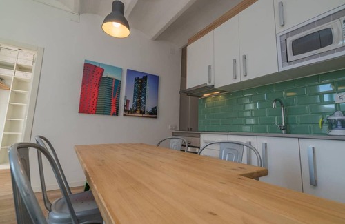 El Port Apartamento | FIRA POP 3 Modern Balcony by MyRentalHost