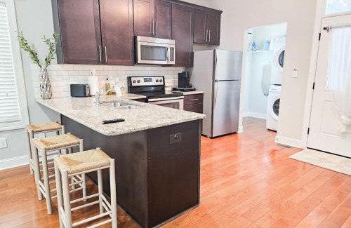 Chapel Hill Casa | Fire Pit - 4 Min from UNC - 7 Min from Carrboro - Fast Wi-Fi