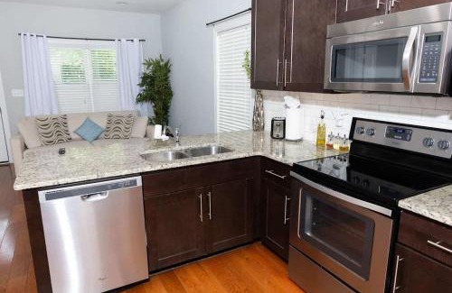 Chapel Hill Casa | Fire Pit - 4 Min from UNC - 7 Min from Carrboro - Fast Wi-Fi