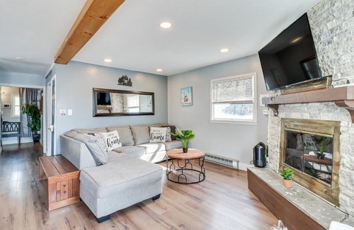 Long Pond Casa | Fire Pit and Game Room Spacious Poconos Retreat!