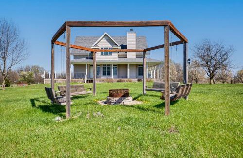 Warrensburg Casa | Fire Pit and Gazebo Rural Warrensburg Getaway!