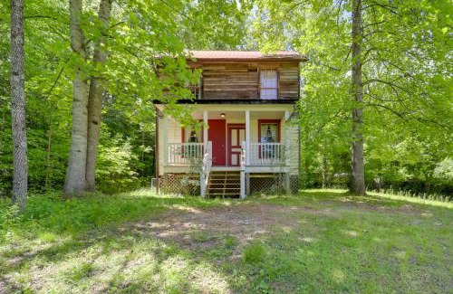 Vein Mountain Casa | Fire Pit and Hot Tub Dog-Friendly Marion Retreat