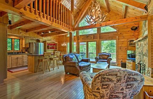 Long Pond Casa | Fire Pit and Hot Tub Poconos Family Cabin!